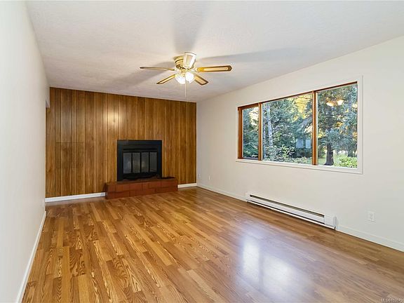 5th image of 3384 Otter Point Rd