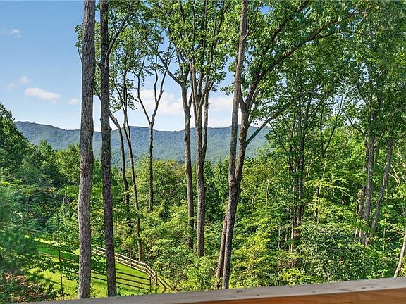 3rd image of 750 Settlers Ridge Rd