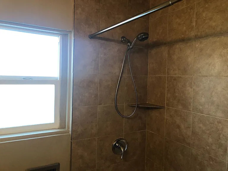 501 Grove St — Photo 16
