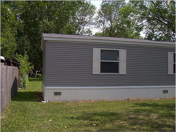 5th image of 904 3rd Ave E