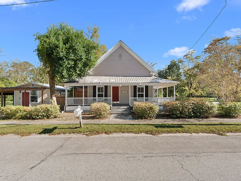 225 Oliver Hwy — Photo 2
