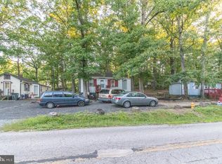 18432 Woodland Dr, Triangle, VA 22172