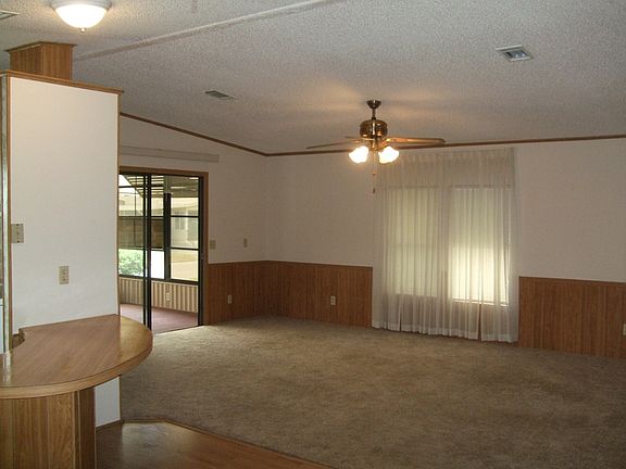 Spacious living room