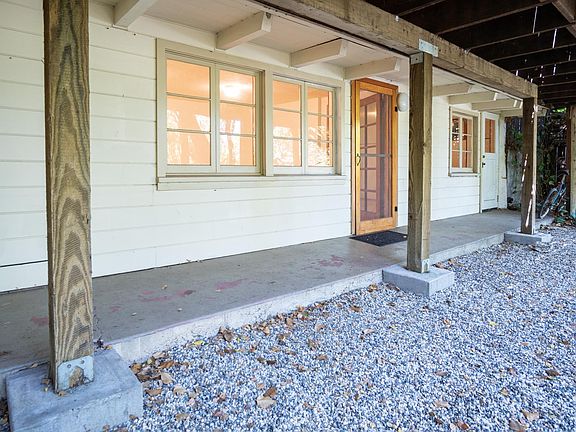 3rd image of 621 Eucalyptus Way #B