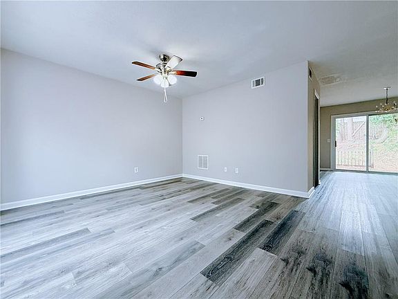4th image of 1449 Springleaf Cir SE