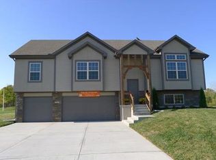 11421 N Bristol Ave, Kansas City, MO 64156