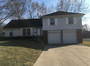 7829 W 97th St, Overland Park, KS 66212