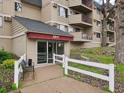 3917 Heritage Hills Dr APT 303, Bloomington, MN, 55437