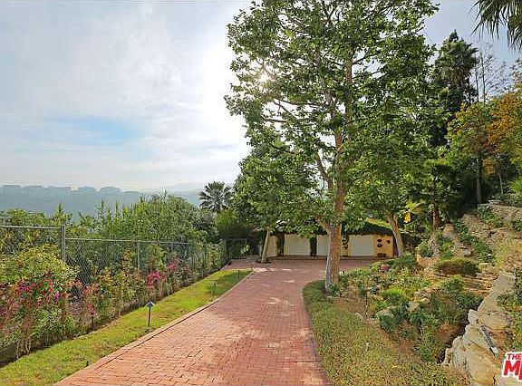 2nd image of 871 Linda Flora Dr