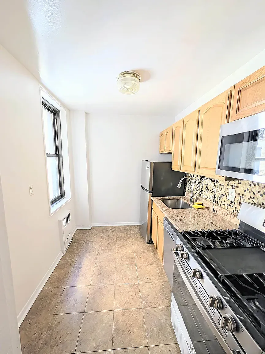 200 Corbin Place — Photo 1