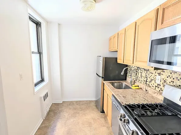 200 Corbin Pl #37, Brooklyn, NY 11235