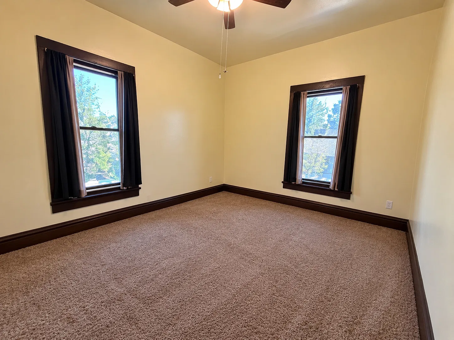 2 bed, $1,300 — Photo 3