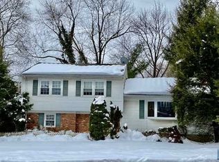 69 Hillside Ave, Allendale, NJ 07401