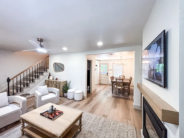 945 Cottingham Dr — Photo 15