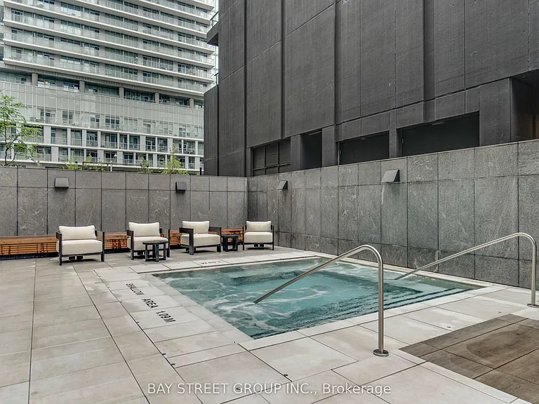 110 Broadway Ave #1813S — Photo 46