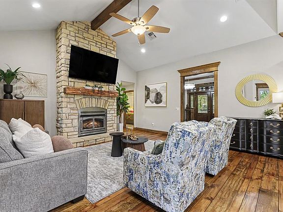 3rd image of 3883 Tiffany Cir