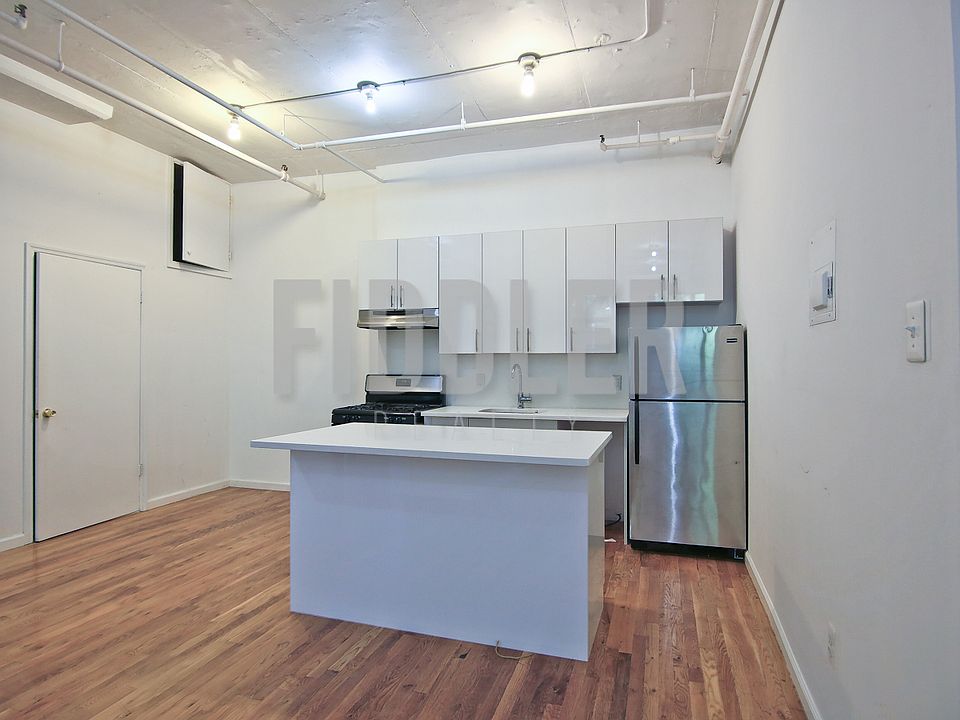 1st image of 315 Berry St APT 00106