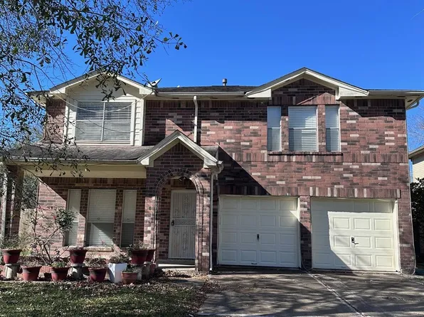 5815 Red River Dr, Dickinson, TX 77539