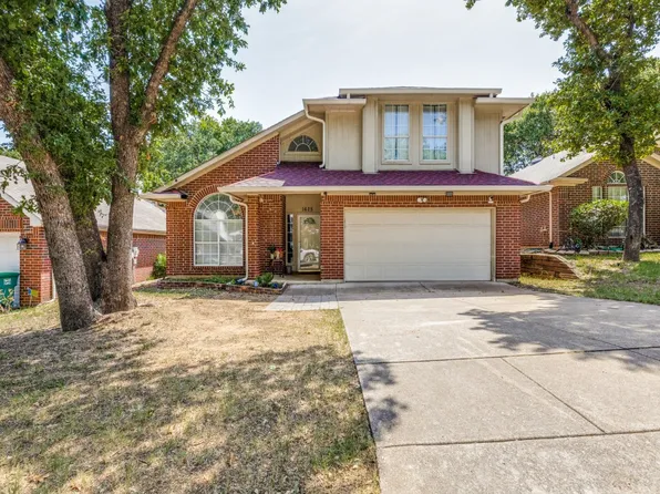 1625 Arbor Ridge Dr, Fort Worth, TX 76112
