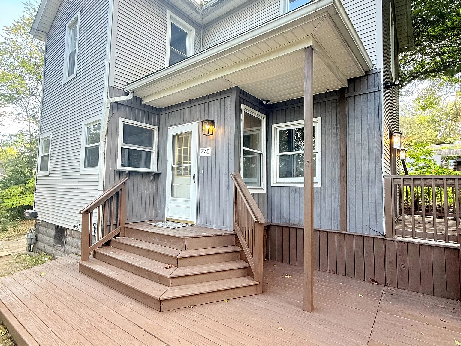 3 bed, 1.5 bath, 1250 sqft, $1,195 — Photo 1