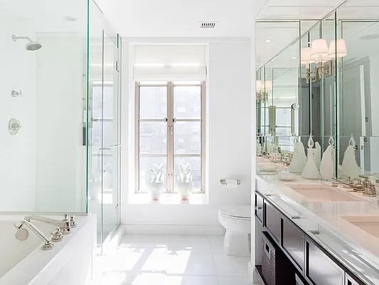 Sold by Sotheby's International Realty | media 2