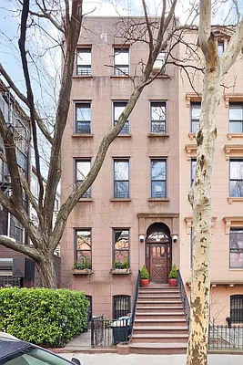 Sold by Compass | media 20