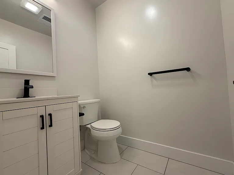 160 Main St #1 — Photo 11