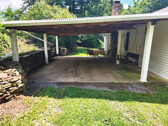 2nd image of 223 S Benbrook Rd