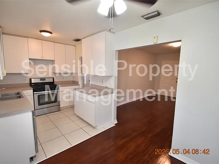 2801 Sanders Dr — Photo 13