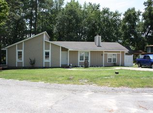 110 Carmichael Ln, Spring Lake, NC 28390