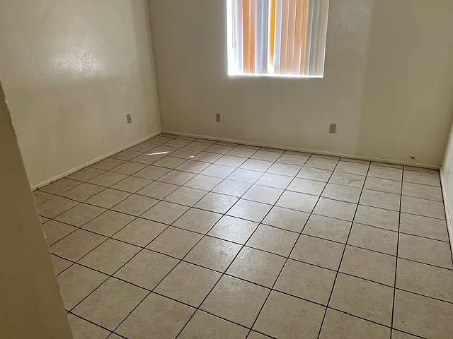 2 bed, $1,075 — Photo 3