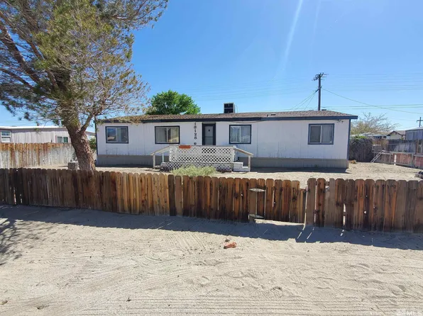 128 M St, Hawthorne, NV 89415