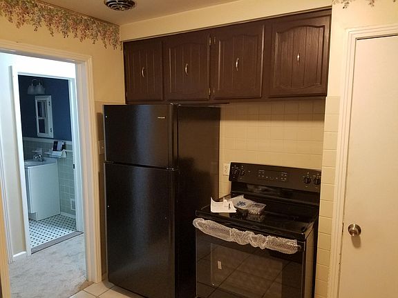 5th image of 15637 Horger Ave