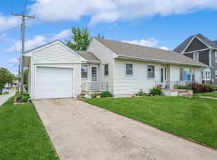404 3rd St, Keystone, IA 52249