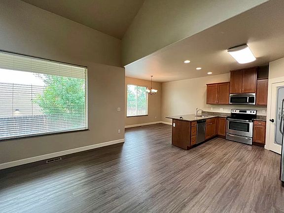 Spacious open-concept dining and kitchen