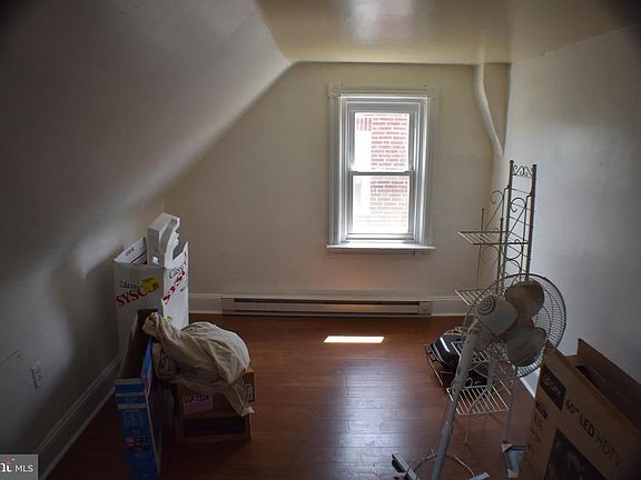5th image of 107 Hope Ave