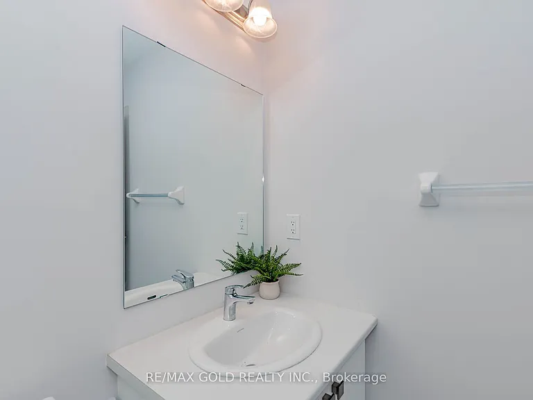 585 Colborne St #1007 — Photo 38