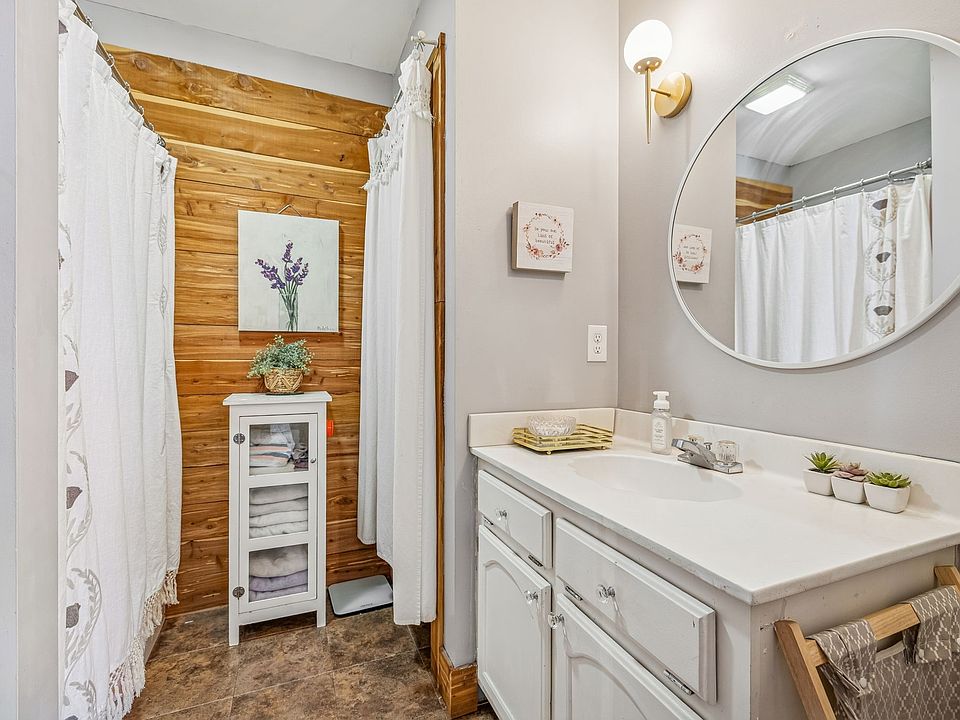 61st image of this home