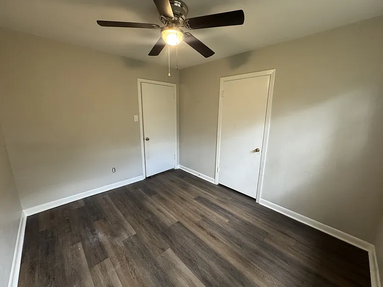 1704 Bradley St — Photo 5