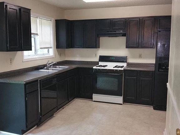 5th image of 529 Barclay Ct