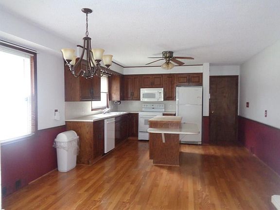 3rd image of 3206 Atlantic Ave