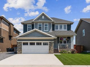 110 Kinniburgh Rd, Chestermere, AB T1X 0T8