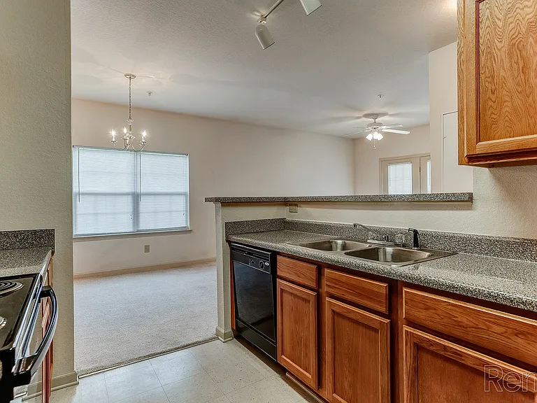 Northfield Ridge Apartments — Photo 19