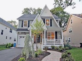 18 Poplar St, Metuchen, NJ 08840