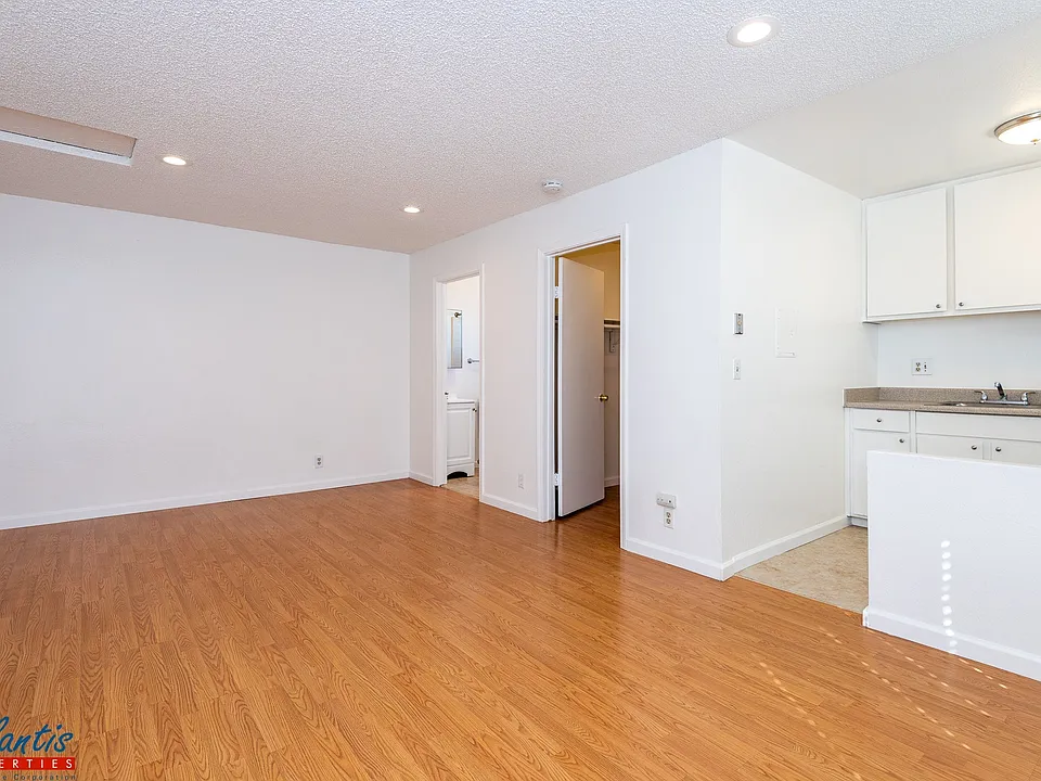 5522 Camden Ave #24