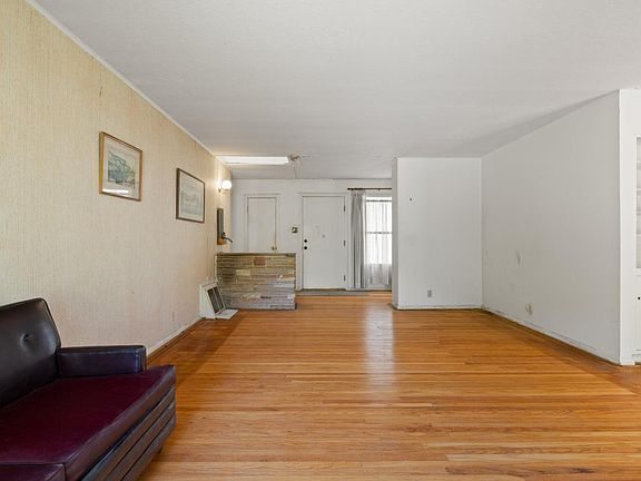 5th image of 153 Occidental Ave