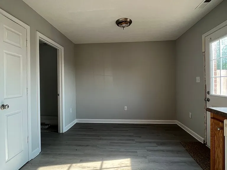 161 Coachman Ct — Photo 3