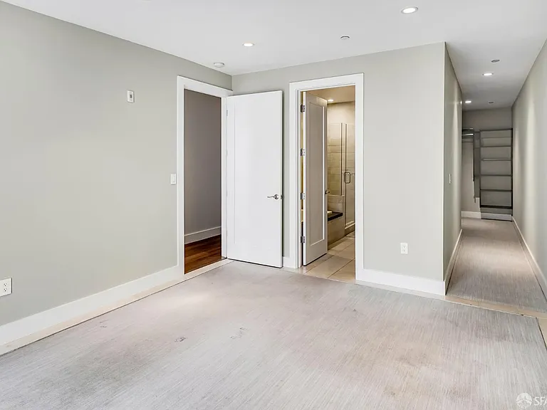 420 Bay St #A — Photo 15
