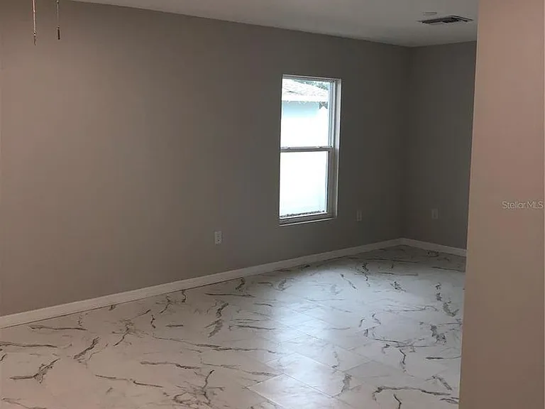 345 Parkland Ave — Photo 9