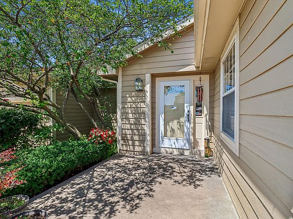 2nd image of 8026 Echo Dr